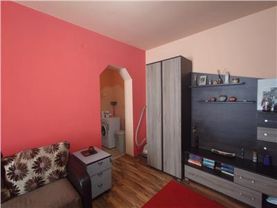 Apartament cu doua camere de vanzare in Brad, zona Orasul Nou